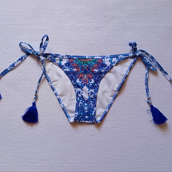 VENUS Enchantress Bikini Set, size 4 - Picture 11 of 15